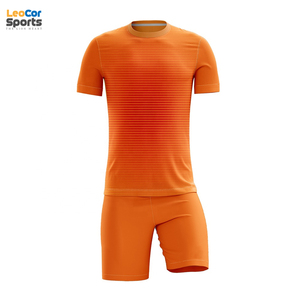 2022 Impresión de logotipo personalizado El mejor diseño Poliéster Ropa deportiva al aire libre Uniforme de fútbol de manga corta a precio - Product Image 6