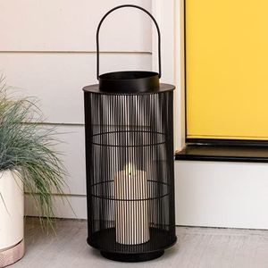 Linterna grande de alambre de hierro para la decoración del porche delantero que recibe a los invitados con cálida luz de velas y acento de encanto vintage - Product Image 2