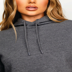 Sweat à capuche court pour femme en molleton gris chiné, 58 % polyester 42 % coton, avec bande décorative, faible MOQ - Product Image 6