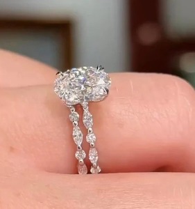 Conjunto nupcial de compromiso de moissanita de corte ovalado de 3 CT, banda de boda, anillo de promesa, regalo de boda, conjunto nupcial elegante, anillo para regalo - Product Image 1