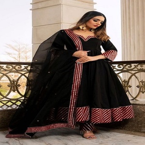 Robes Anarkali Patiala de créateur, vêtements indiens, style traditionnel, robe en soie pour femmes - Product Image 2
