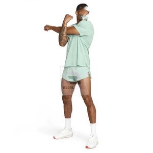Pantalones cortos deportivos atléticos para hombre hechos a medida con cintura elástica Patrón sólido Estilo casual Logotipo ecológico con bolsillos - Product Image 4
