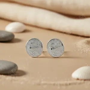 Boucles d'oreilles clous texturées pour femmes, pour un usage quotidien - Product Image 3