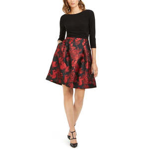 Abito da sera rosso in raso da donna Jessica Howard, floreale, a maniche lunghe, scollo a barchetta, corto, svasato, comodo, taglia 12 Petite, colore naturale - Product Image 1