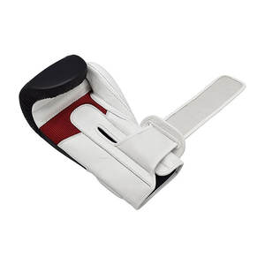 Gants de boxe MMA Sanda sur mesure de haute qualité avec logo personnalisé, en cuir de vache véritable, design demi-doigts, fermeture à boucle et crochet - Product Image 4