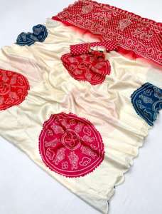 Saree in Seta Bandhani con Bordo Lavorato su Entrambi i Lati e Design Elaborato per Donne - Product Image 4