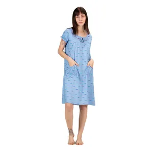销量最高的浅蓝色短裙，配有天鹅人造丝制作的短睡衣，女式印花短裙睡衣