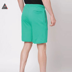 กางเกงขาสั้นผู้ชายดีไซน์เรียบหรู ผ้าฝ้าย 100% ระบายอากาศ แห้งเร็ว เป็นมิตรกับสิ่งแวดล้อม เหมาะสำหรับอากาศร้อน ผลิตในปากีสถาน - Product Image 2