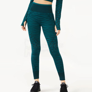 Legging de yoga et d'entraînement pour femme, taille élastique, imprimé par sublimation à motif 3D, personnalisé, 100% polyester, faible MOQ - Product Image 2