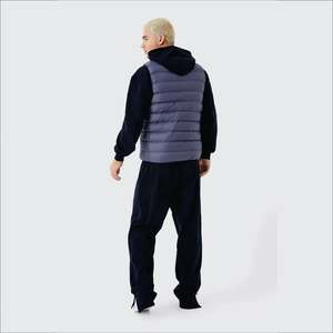 Chaqueta acolchada con logotipo frontal transpirable y acolchada de media manga para hombre, nuevo diseño informal, servicio personalizado de OME, al por mayor, fabricada en Pakistán - Product Image 3