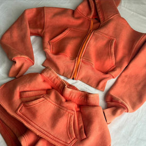 ชุดวอร์มผู้หญิงแบบซิป สไตล์วินเทจฟอกสี ชุดจ็อกเกอร์ ชุดแทรคสูท เสื้อครอปฮู้ดดี้และกางเกงขาสั้นสำหรับผู้หญิง - Product Image 2