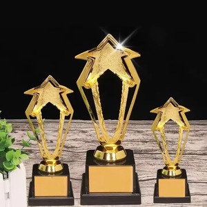 Vente en gros de trophée pentagramme creux et pentagone créatif en aluminium métal avec fixation en cristal pour les unités scolaires - Product Image 1