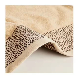 Serviettes de bain OEM personnalisées couleur unie à prix d'usine pour usage personnel - Product Image 2