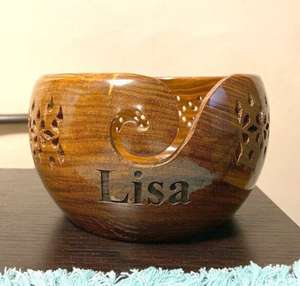 Cuenco de almacenamiento de hilo de madera hecho a mano de palisandro con agujeros tallados taladros GRANDES 7 pulgadas x 4 pulgadas (capa transparente delgada) - Product Image 4