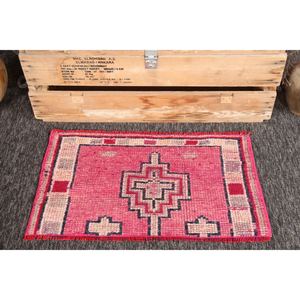 Petit tapis turc de 2,7 x 1,6 pieds, tapis géométrique rose vintage - Product Image 1