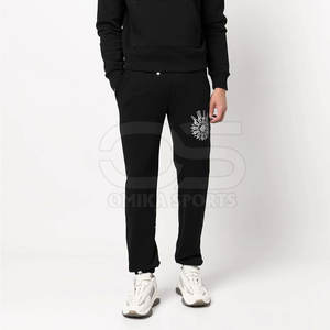 Ensemble de survêtements tendance en strass pour hommes avec détails en diamant brillant Survêtement en strass pour hommes à la mode - Product Image 4