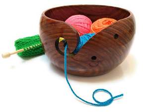 Cuenco de Ganchillo de Madera Maciza de Lujo |   Soporte para Hilos de Tejer Hecho a Mano con Acabado Pulido para Entusiastas de las Manualidades - Product Image 5