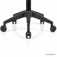 Chaise de bureau moderne noire à dossier en maille avec siège rembourré et accoudoirs en T sur base à cinq étoiles pour les espaces de travail des employés