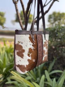 Nouveauté Sac à main en cuir véritable sculpté à la main Sac fourre-tout en cuir de vachette véritable Sac de grande taille Excellente collection de sacs à main pour femmes - Product Image 3