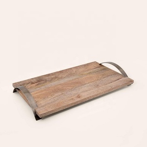 Plateau en bois habilement fabriqué à la main Construction de haute qualité avec attention aux détails Fabriqué par Artisan pour les occasions alimentaires - Product Image 5