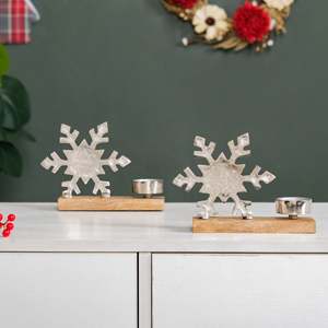 Lot de 2 porte-bougies chauffe-plat en aluminium et bois de manguier, motif flocon de neige argenté, faits à la main, découpés et imprimés, pour la décoration de Noël à la maison - Product Image 3