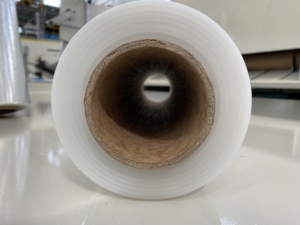Prix d'usine Vente en gros Film étirable fiable en LLDPE de taille personnalisée pour l'emballage et l'enrichissement des aliments en toute confiance dans la chaîne d'approvisionnement - Product Image 3