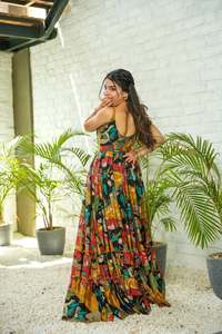 Conjunto de diseño Kurtis con estampado de cuatro lados intrincado de rayón pesado elegante para festivales de mujeres y ocasiones especiales para fiestas - Product Image 5