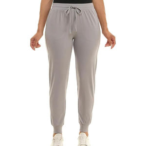 ชุดวิ่งแนวสตรีทของผู้หญิงแฟชั่น OEM ชุดใส่วิ่งระบายอากาศได้ดีเสื้อผ้าฝ้ายทรงสลิมฟิตพร้อมกางเกงวอร์มของผู้หญิงขนาดพรีเมี่ยม - Product Image 2