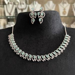 Collier de créateur avec diamants en zircon serti de boucles d'oreilles et collier à finition argentée pour mariage CZ Zircon Diamond Wedding pour femmes - Product Image 1