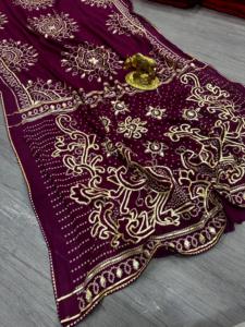 Presentamos el Sari de Georgette CxC Puro con un Lujoso Estampado Bandhani y un Moderno Trabajo Pesado de Estilo Bengalí - Product Image 4
