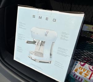 เครื่องชงกาแฟเอสเพรสโซ่ SMEGG รุ่น ECF02PBUS สีน้ำเงิน สไตล์เรโทรยุค 50 ของแท้ใหม่เอี่ยม พร้อมการรับประกัน - Product Image 4