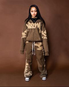 Chándal personalizado para mujer, Conjunto de sudadera con capucha y pantalones de chándal lavados con ácido, pantalones de chándal bordados con parches desgastados, chándal - Product Image 2