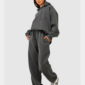 Conjunto de sudadera con capucha y pantalones de chándal de talla grande para mujer con logotipo personalizado OEM, sudadera con estampado de letras sólidas para chándales de otoño - Product Image 2