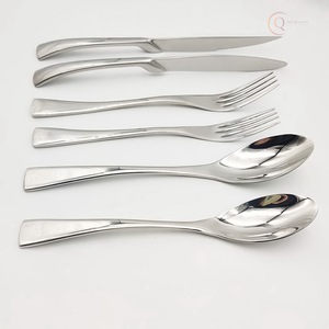 Ensemble de couverts en acier inoxydable écologique de qualité supérieure pour les restaurants et les services de restauration de fête |   Couverts durables avec des couleurs personnalisées - Product Image 2