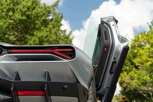 Lamborghini Revuelto 2024 certifiée, propre et peu utilisée, Coupé LHD, boîte automatique, turbo, transmission intégrale, cuir, hybride, ACC, R17 - Product Image 2