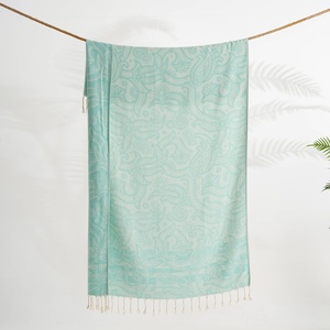 Serviette de plage turque Paisley Menthe, 33x66 pouces - Product Image 1