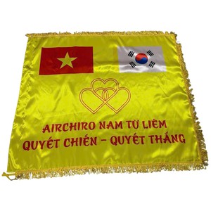ทีมวินฟาสต์ ลูมิ # 01 ธงสามเหลี่ยมสีเขียว โพลีเอสเตอร์ พิมพ์ลายดิจิตอล ทนทาน พร้อมเสาธงอะลูมิเนียม สำหรับฝึกซ้อมทีม - Product Image 2