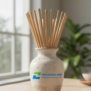 Restaurant & Takeaway Supply Traditional Round Wooden <b>Disposable</b> <b>Chopsticks</b> - Product Image 1