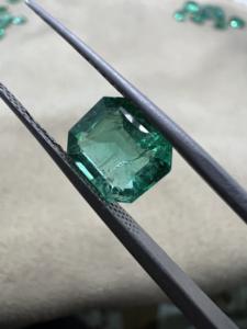 อัญมณีมรกตธรรมชาติแบบหลวมที่มีคุณภาพสูง100% เป็นธรรมชาติจากมรกตหลวมขายส่งสำหรับเครื่องประดับเกรดสูงการใช้งานหรือแหวน - Product Image 3