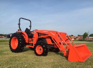 Tracteur compact Kubota, mini-tracteur efficace, moteur diesel, machine agricole 4x4. - Product Image 2