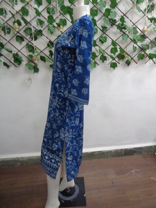 Vêtements ethniques indiens polyvalents à la mode Kurta imprimée numériquement pour la fête de mariage disponible au meilleur prix - Product Image 3