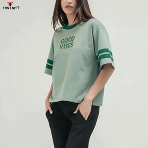 Nouveau design, prix abordable, impression personnalisée, tissu 100% polyester, t-shirts pour femmes en plumes écologiques d'été, fabriqués au Pakistan - Product Image 2