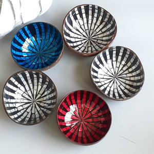 Tazón de Cáscara de Coco Lacado, Ecológico, Hecho a Mano, con Diseño Floral, Color Personalizable, Precio de Fábrica, Artesanía Binh Minh - Product Image 4