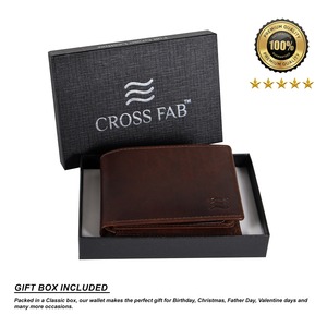 Cartera Corta Minimalista para Hombre, Hecha a Mano en Cuero Vacuno con Forro de Satén y Función RFID, Cierre de Doble Pliegue, CROSS FAB, Regalo, Gujarat, India - Product Image 2