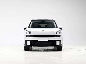 SUV à essence haute performance d'occasion avec transmission automatique et sièges en cuir pour les voyages en famille et les trajets en ville - Product Image 3