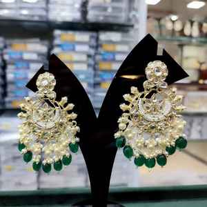 Ensembles de bijoux élégants en perles Ensemble de boucles d'oreilles en alliage de zinc léger pour vêtements de mariage traditionnels Tendance et élégant - Product Image 1