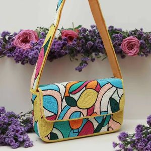 Bolso de Mano Floral de Magnolia con Cuentas de Vidrio, Hecho a Mano, Color y Forma Personalizables, Bolso de Hombro Primavera/Verano - Product Image 1