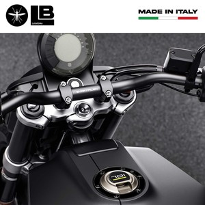 Adesivo 3D per Tappo Serbatoio Compatibile con Husqvarna Svartpilen Vitpilen 701, Adesivi per Moto - Product Image 3