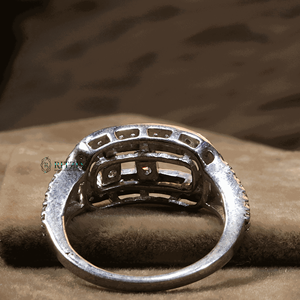 แหวนหมั้นเพชรแบบเจียระไนทรงกลมสำหรับผู้หญิง - Product Image 5