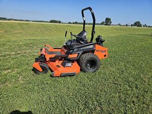 Cortadora de Césped de Giro Cero de Alta Potencia a Bajo Precio, Diseñada para Jardines Residenciales, Calidad Premium, Disponible y Lista para Enviar - Product Image 2